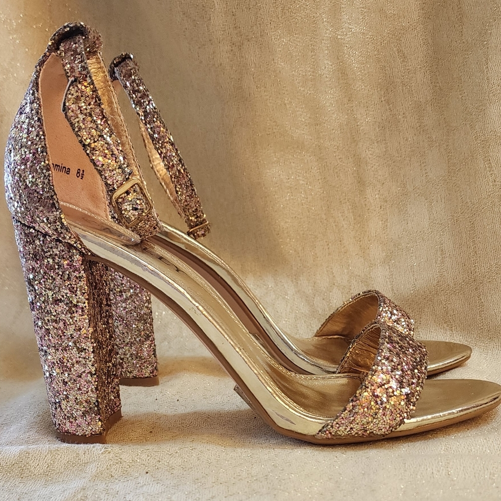 MELLY HEELS SZ 8.5